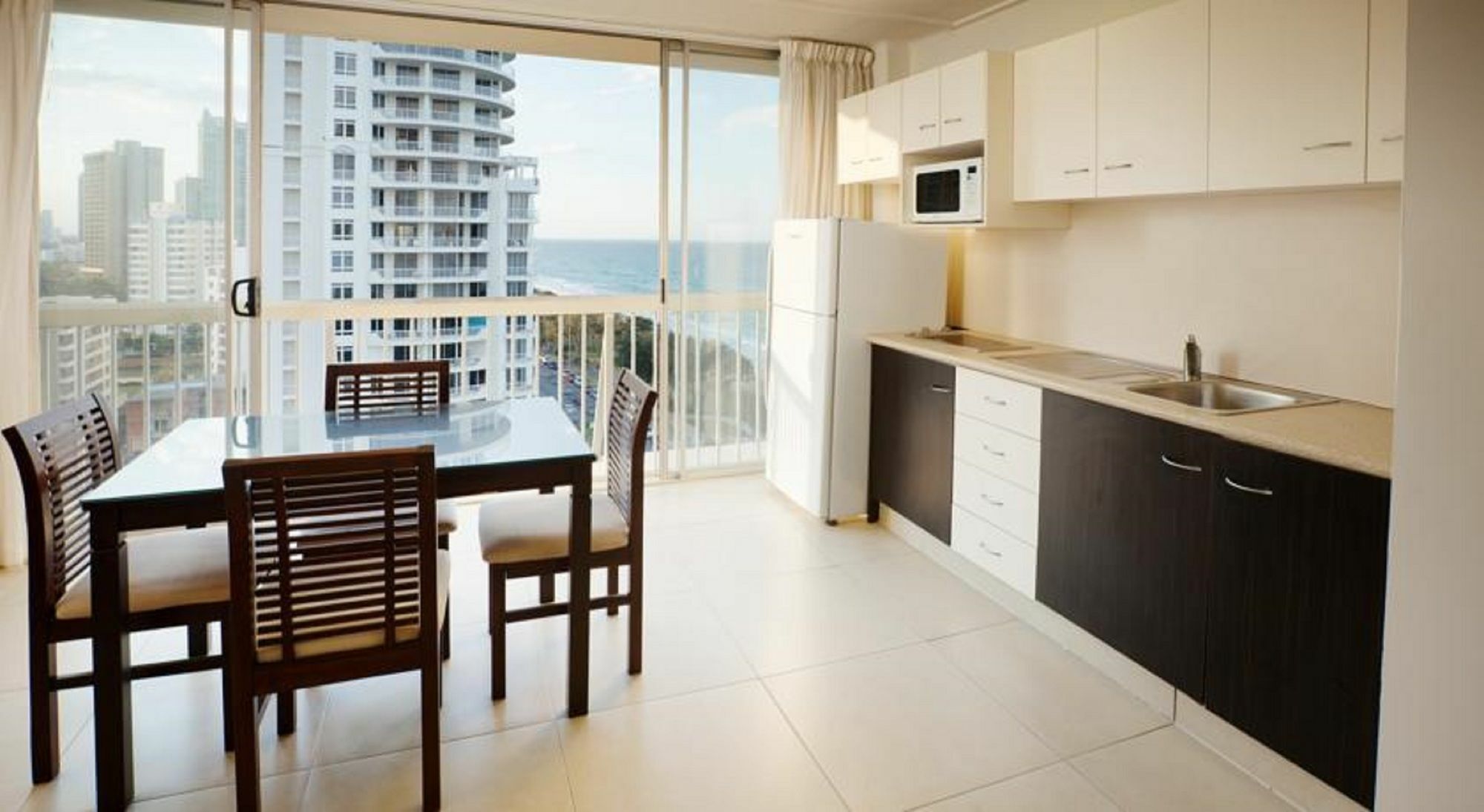 Chateau Beachside Resort Gold Coast Esterno foto