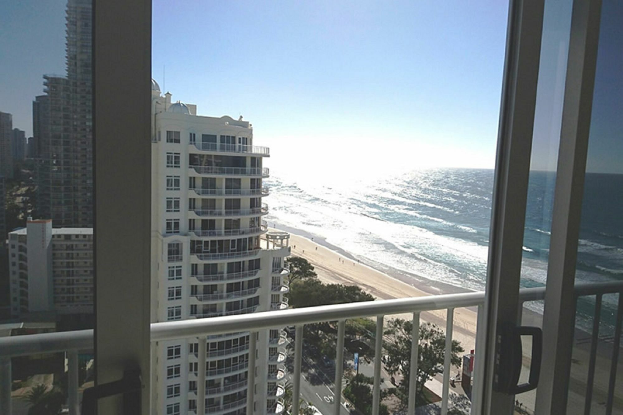 Chateau Beachside Resort Gold Coast Esterno foto